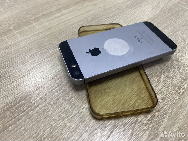 iPhone SE, 32 ГБ