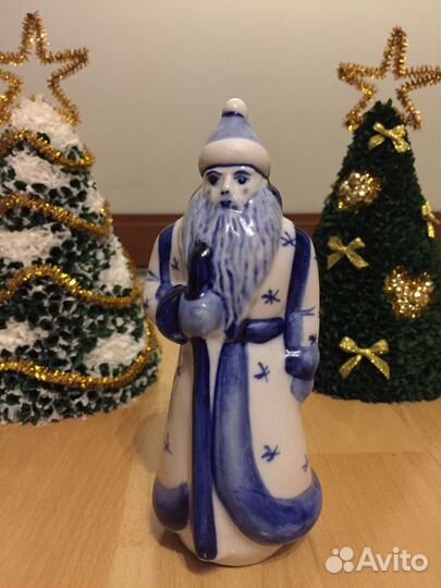 Дед мороз и снегурочка гжель