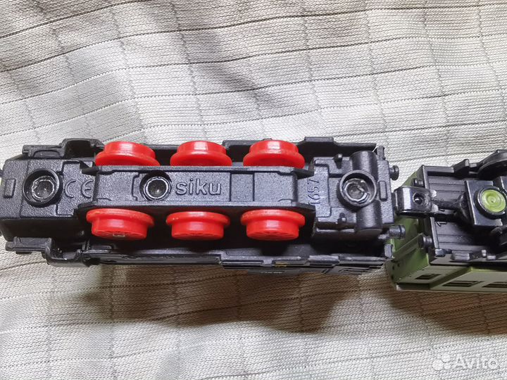 Железная дорога,состав.Статический. Siku.Масштаб т