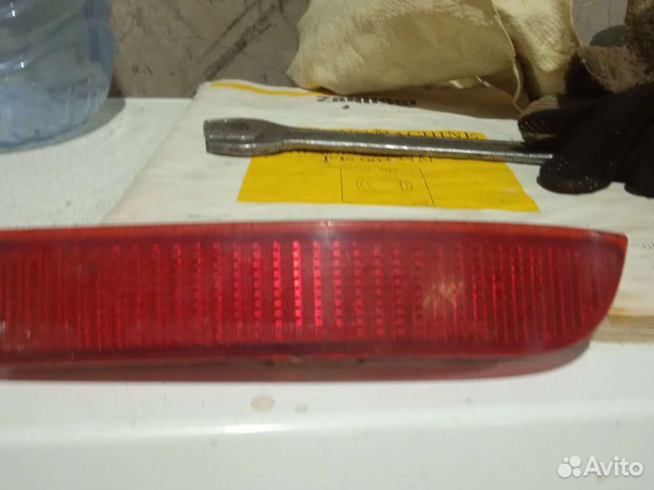 Катафот бампера тойота ипсум асм 21