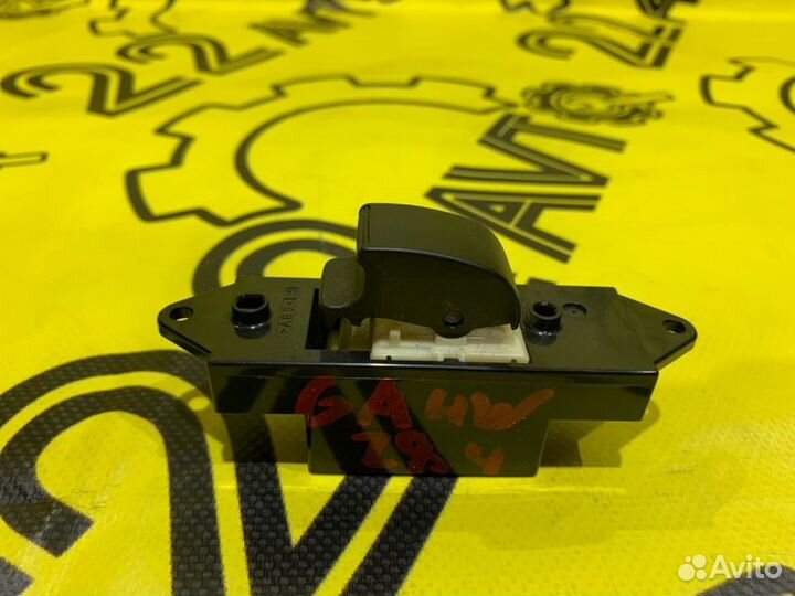 Кнопка стеклоподъемника задняя правая Mitsubishi