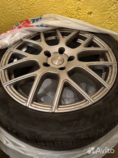 Комплект летних колес r18