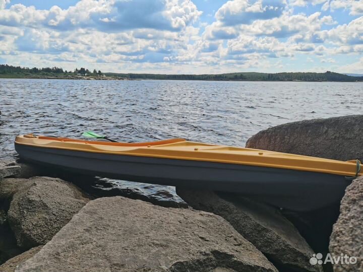 Байдарка закрытая одноместная фирмы амв