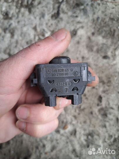 Кнопка регулировки зеркала Mercedes W140