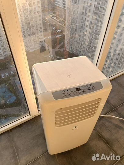 Продается напольный кондиционер Royal Clima