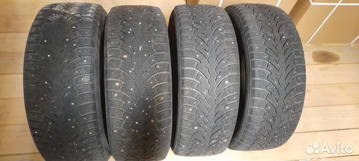 Pirelli Ice Zero FR 215/55 R17
