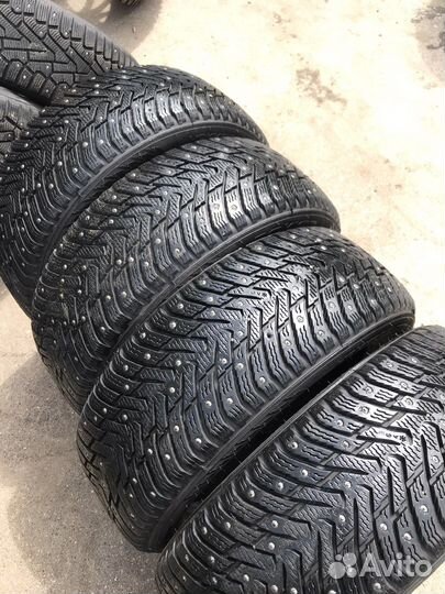 Nokian Tyres Hakkapeliitta 8 215/55 R17