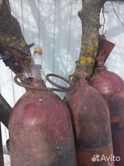 Баллоны газовые 4 шт.бу + крепеж