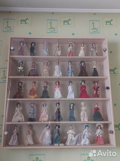 Коллекция фарфоровых кукол