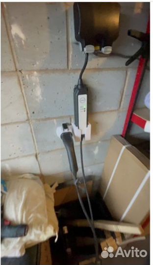 Крепления зарядок для BMW i3, Nissan Leaf