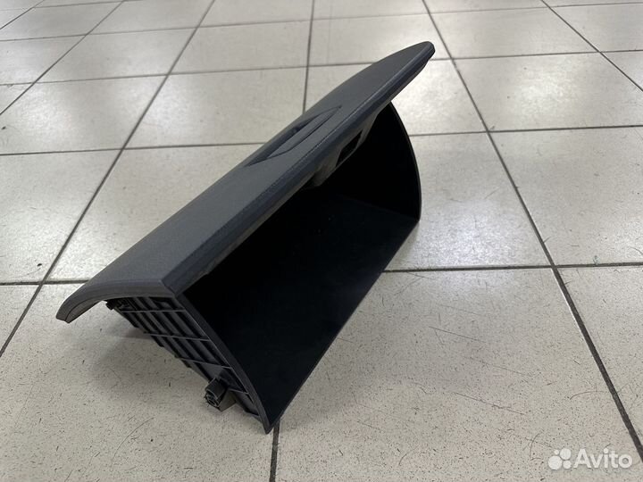 Бардачок Сузуки Suzuki SX4 2010