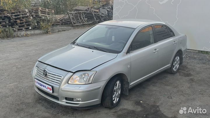 Усилитель переднего бампера Toyota Avensis (T250) 52021-05040