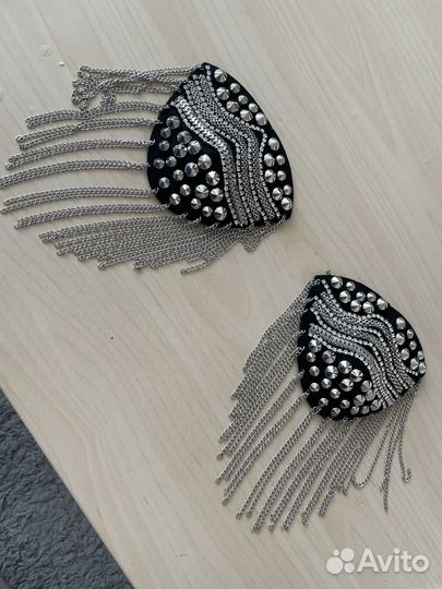 Аппликация на плечи