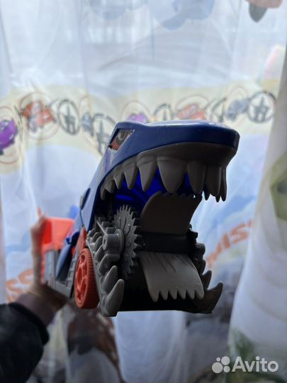 Hot wheels трек акула