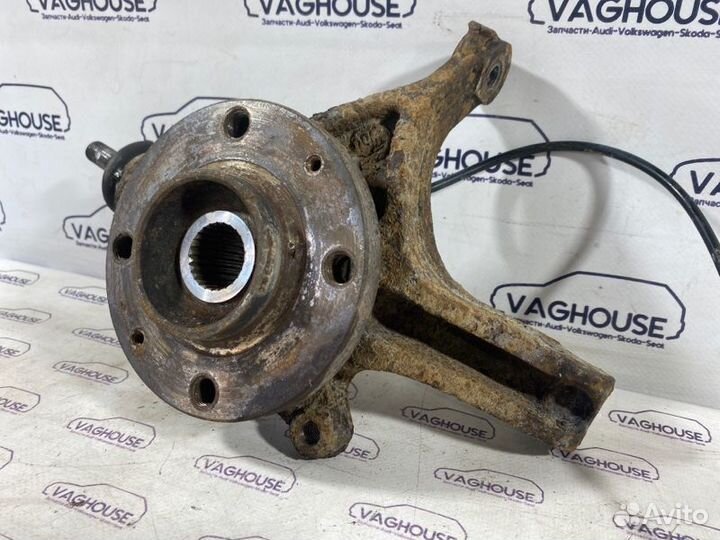 Кулак поворотный передний правый Peugeot 307 1.6