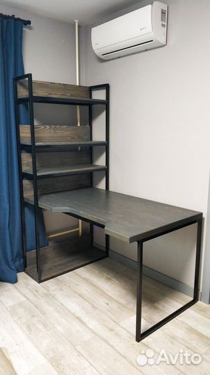 Компьютерный стол со стеллажом и вырезом