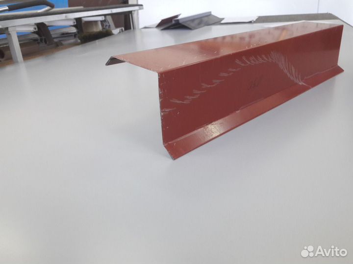 Планка торцевая для металлочерепицы 80*80 RAL 3009