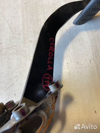 Педаль тормоза Toyota Corolla 180 1zrfe 2013