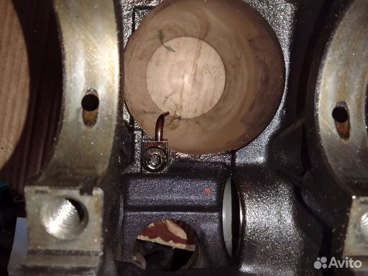 Форсунка масленная 2.0 2E Volkswagen Golf 3