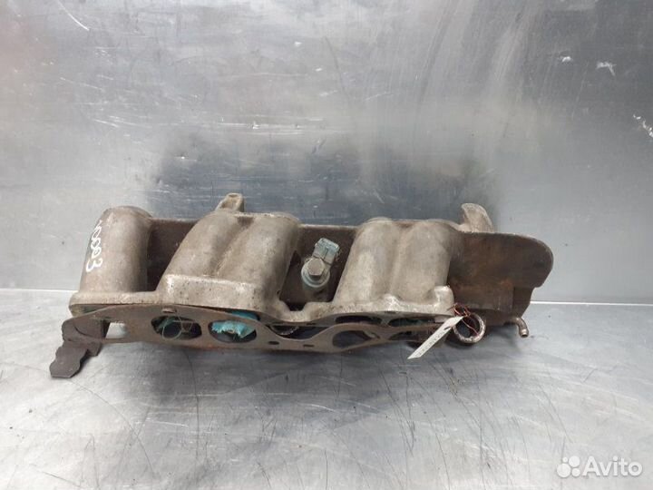 Коллектор впускной Audi 100 C4 1991-1994