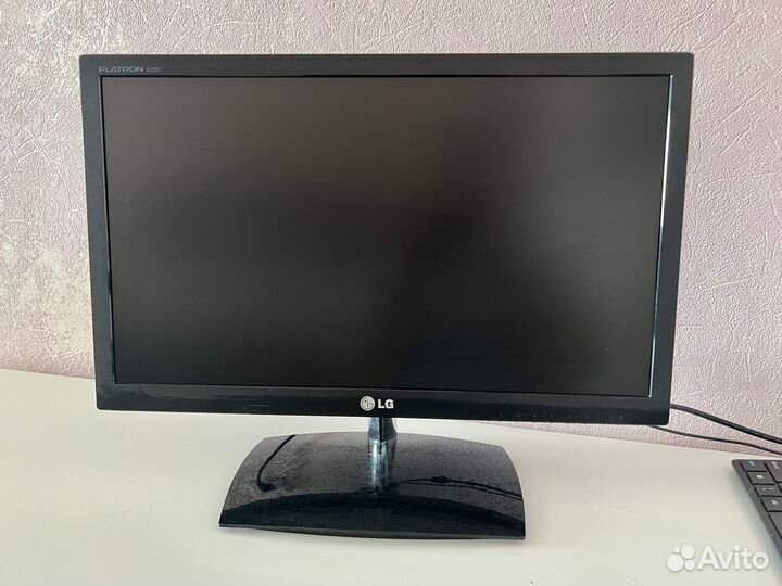 Монитор LG flatron E2251S-BN