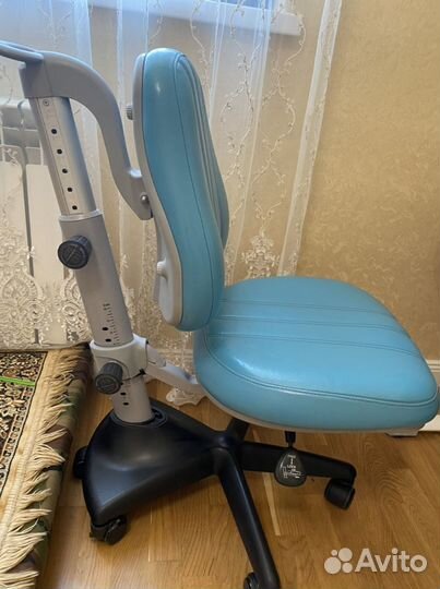 Школьная парта и стул