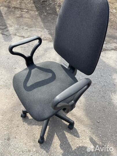 Компьютерное офисное кресло