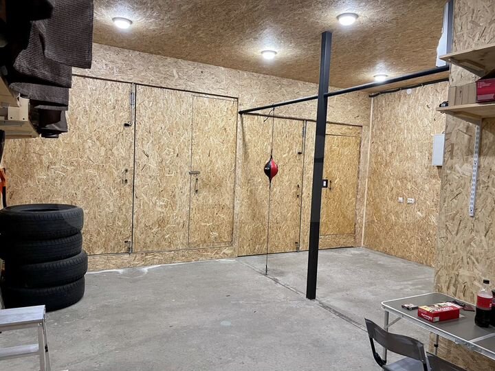 Гараж, > 30 м²