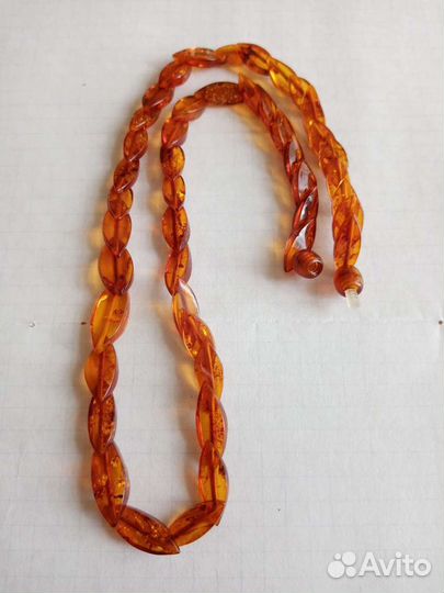 Янтарные бусы