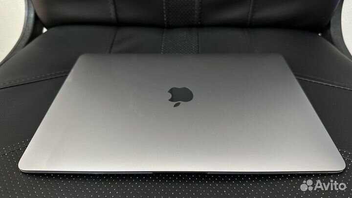 MacBook Air 13 (2020), 1024 ГБ, M1 (8 ядер), RAM 16 ГБ, GPU 7-core