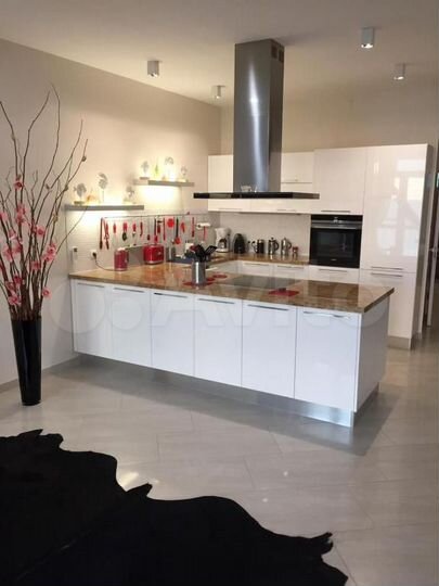 3-к. квартира, 96 м², 13/23 эт.