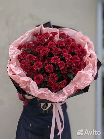 Стильный букет из хризантем red&black