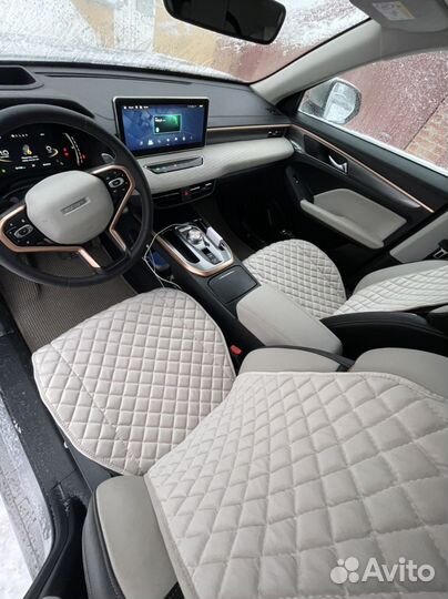 Накидки на сидения автомобильные