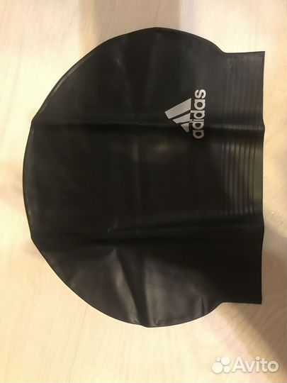 Плавки и шапочка Adidas для мальчика. Очки