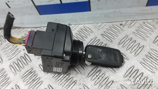 Замок зажигания volkswagen touareg 7L (KBG26J101)