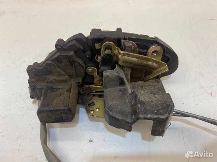 Замок боковой двери задний правый Kia Spectra