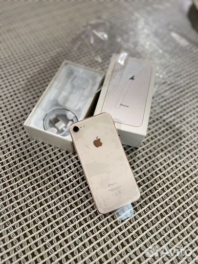 Телефон iPhone 8