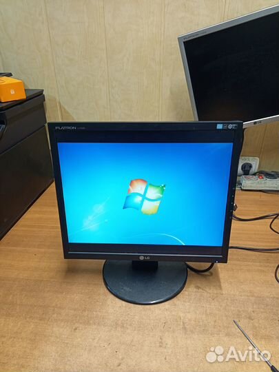 Монитор 17 дюймов