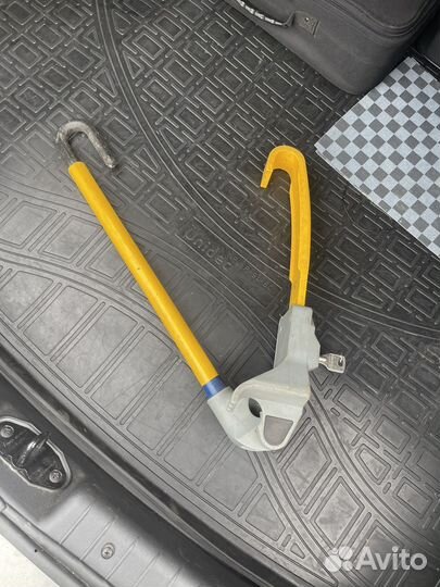 Замок на руль