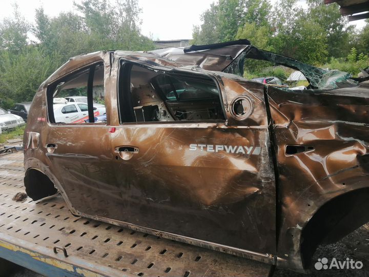 Кузов Рено Сандеро Стапвей по частям