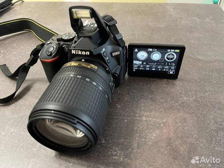 Фотоаппарат Nikon D5600 Kit 18-140 VR Black + 50мм