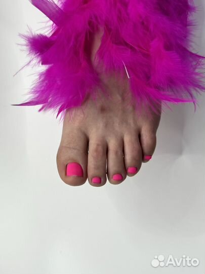 Модель на педикюр