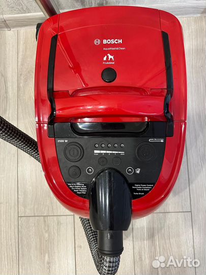 Моющий пылесос Bosh S4 (Wash and Clean Pro Animal)