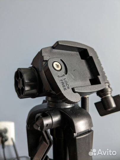 Напольный штатив Levenhuk Level base TR20