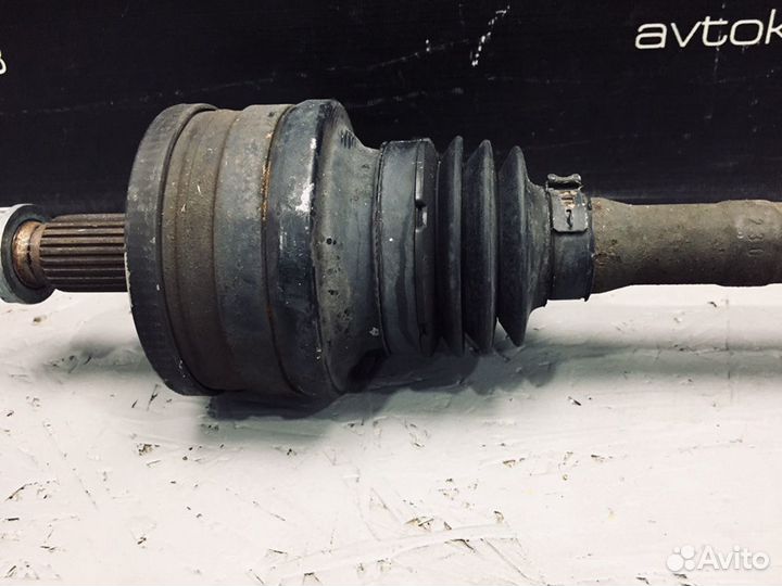 Приводной вал задний Mercedes-Benz С-240 W203