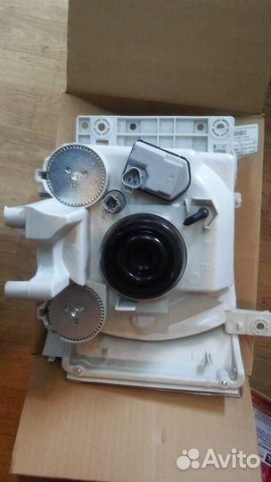 Фара правая с эл. корректором isuzu NPR75 NQR90