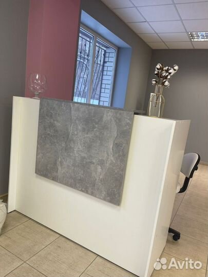 Стойка Ресепшен