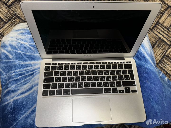 Apple macbook air 2011