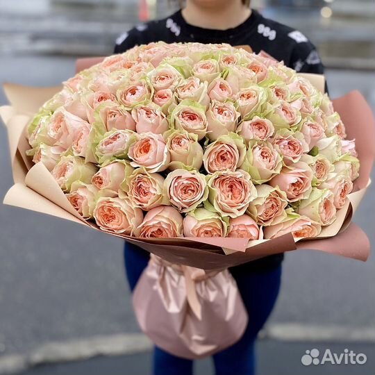 Пионовидные розы букет