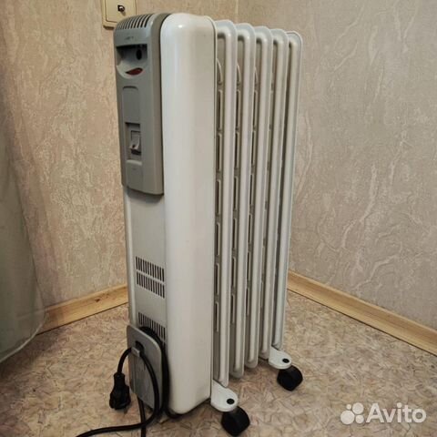 Масляный обогреватель Delonghi H290612M, Италия